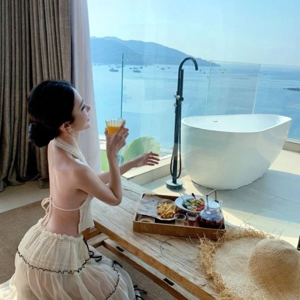 Áo yếm kèm váy xòe tầng đính nơ - Hình ảnh 3