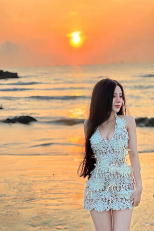Đầm ren cổ yếm hàng thiết kế sang chảnh