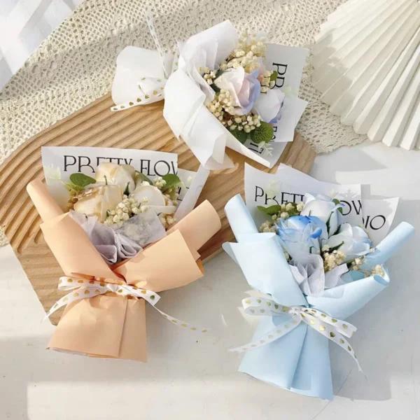 Bó Cánh Tiên 3 Bông Hồng Sáp Xịt Loang Mix Lá Phụ cao 30cm ngang 20cm Qùa Tặng Đẹp Xinh