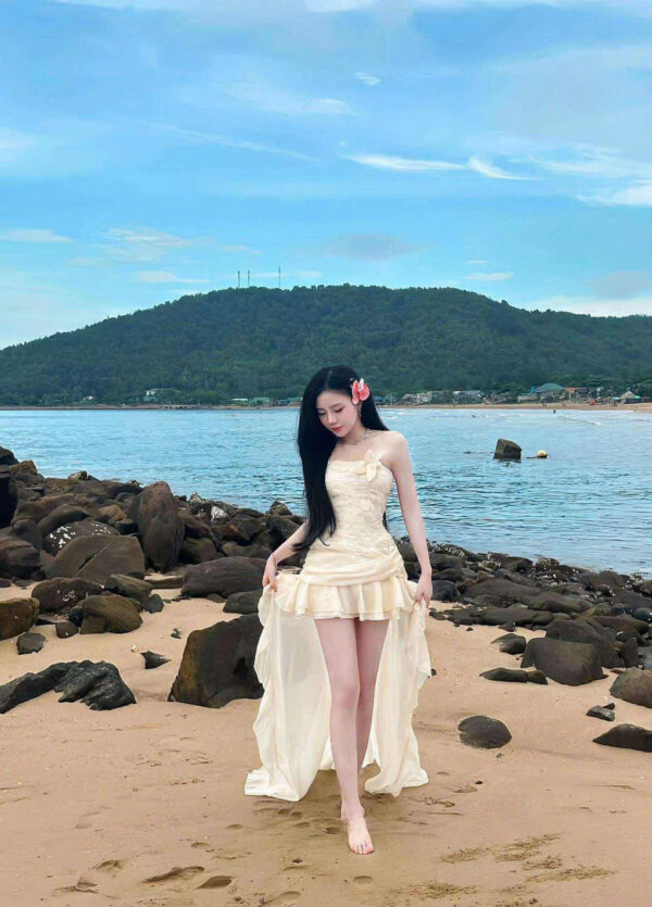 Đầm ren trắng